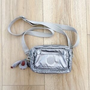 Kipling Merryl 2-in-1 Convertible in Metalic Silver